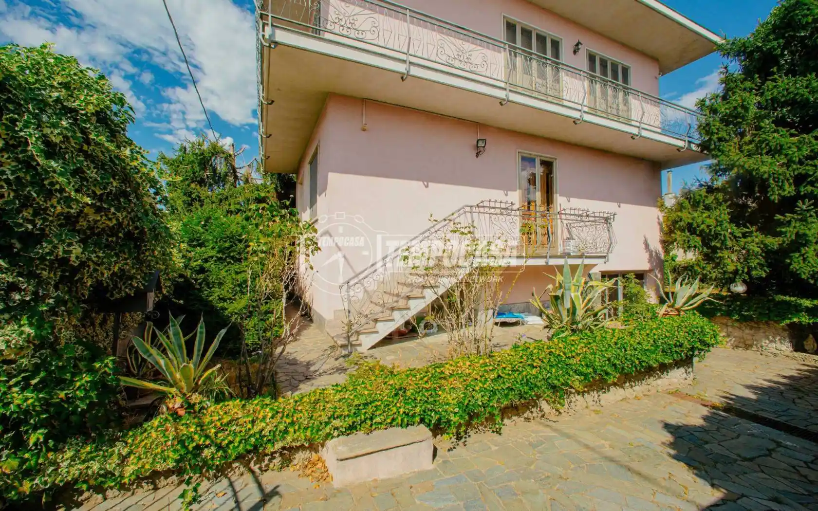 Villa in vendita a Zeme