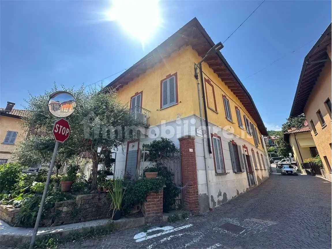 Appartamento in vendita a Mercallo