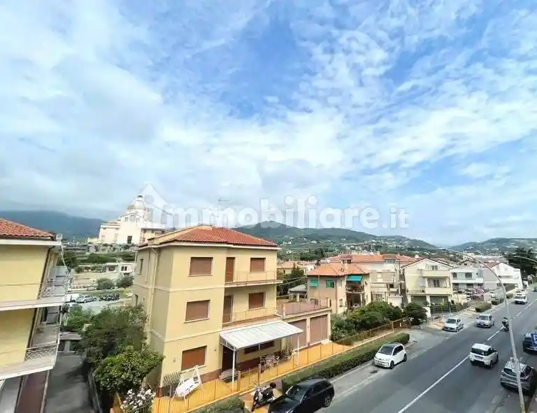 Appartamento in vendita a Loano