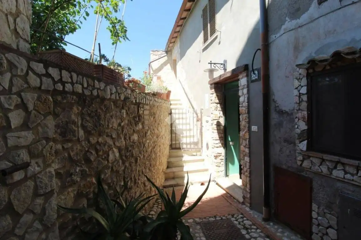 Appartamento in vendita a Casaprota