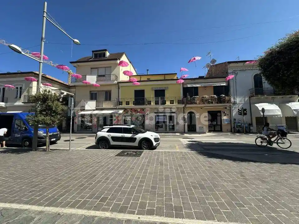 Trilocale via Genova 31, Centro, Giulianova - foto 2