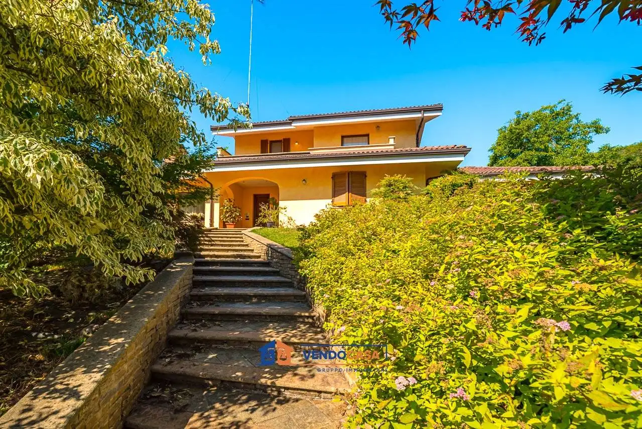 Villa unifamiliare via Regina Margherita 128, Centro, Bernezzo - foto 2