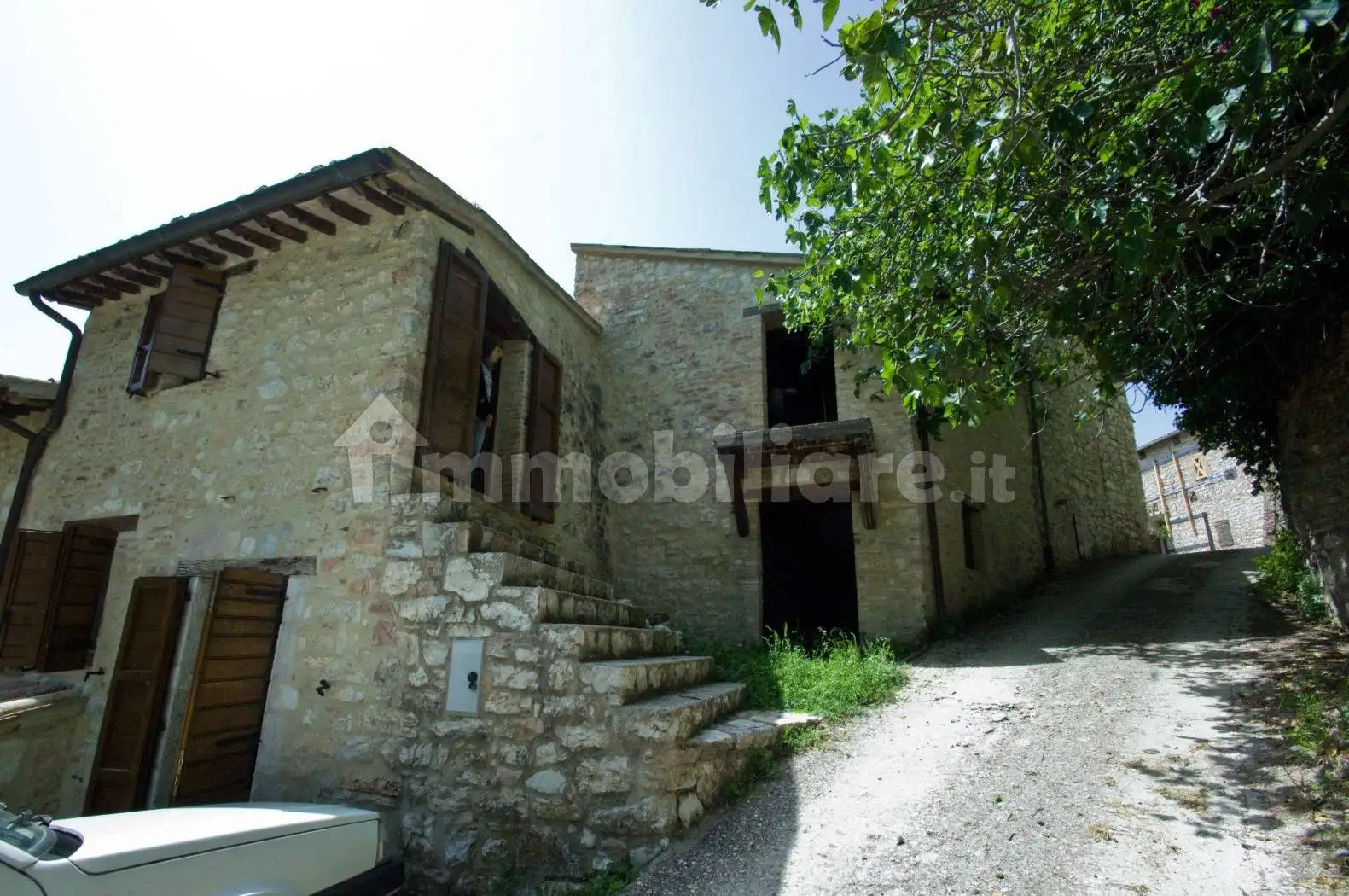 Palazzo - Edificio in vendita a Spoleto