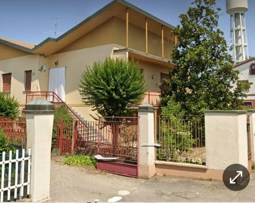 Villa in vendita a Castelnuovo Bocca d'Adda