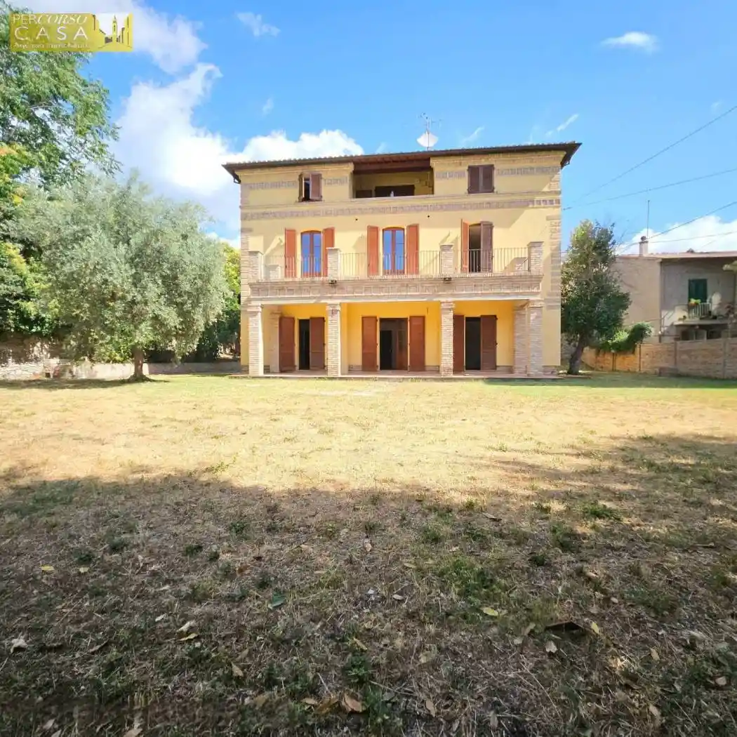 Villa unifamiliare piazzetta del Sole, Centro, Teramo - foto 3