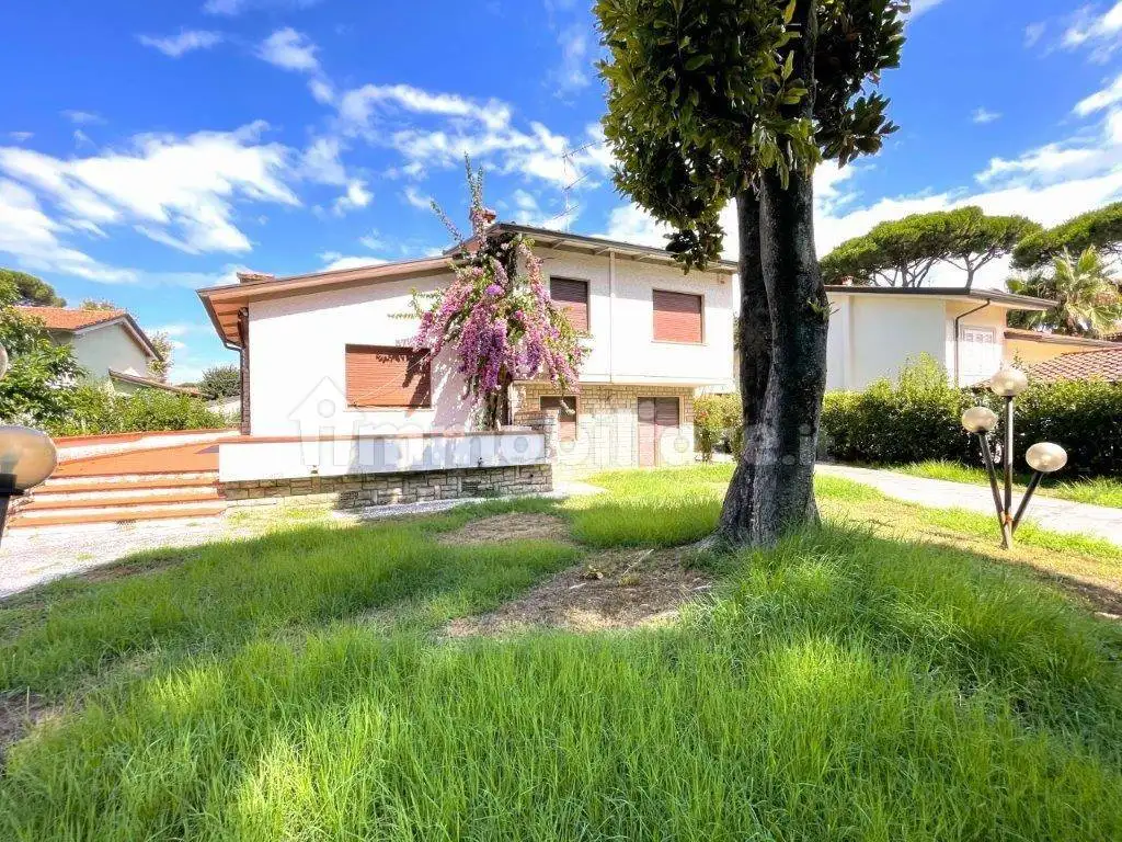 Villa in vendita a Forte dei Marmi