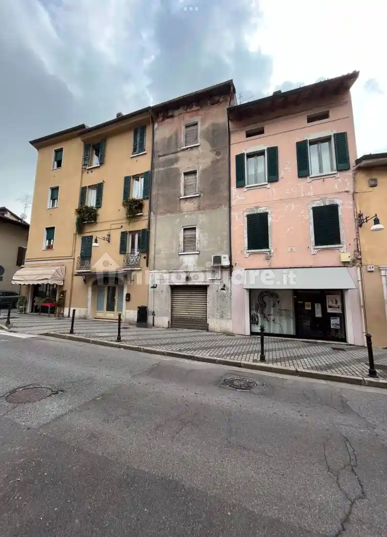Palazzo - Edificio in vendita a Brescia