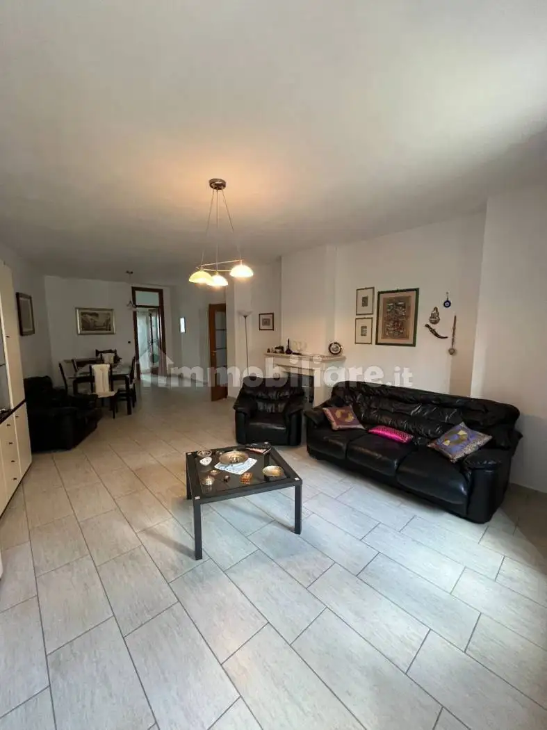 Appartamento via Martiri d'Ungheria 28, Centro, Aliano - foto 5