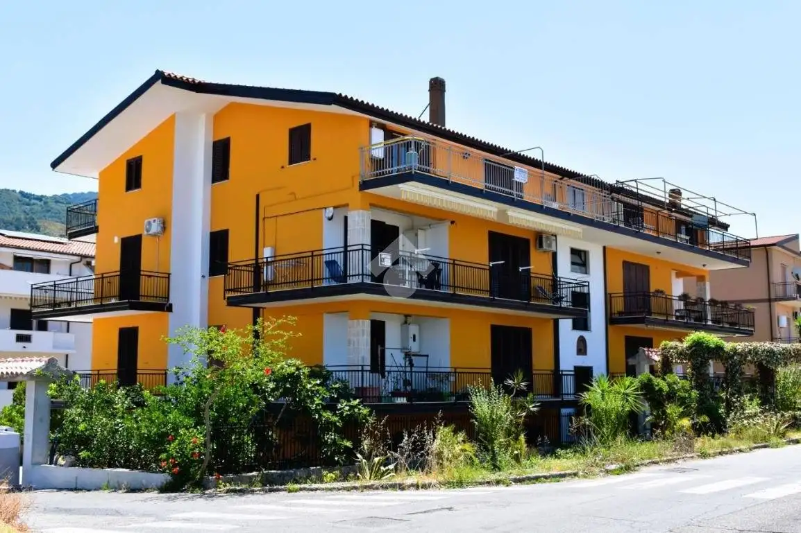 Appartamento in vendita a Paola