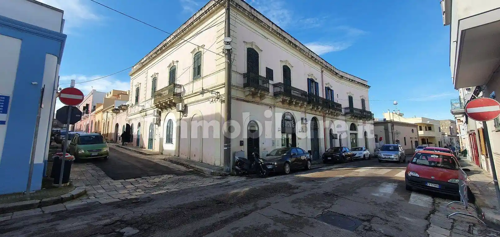 Palazzo - Edificio in vendita a Alezio