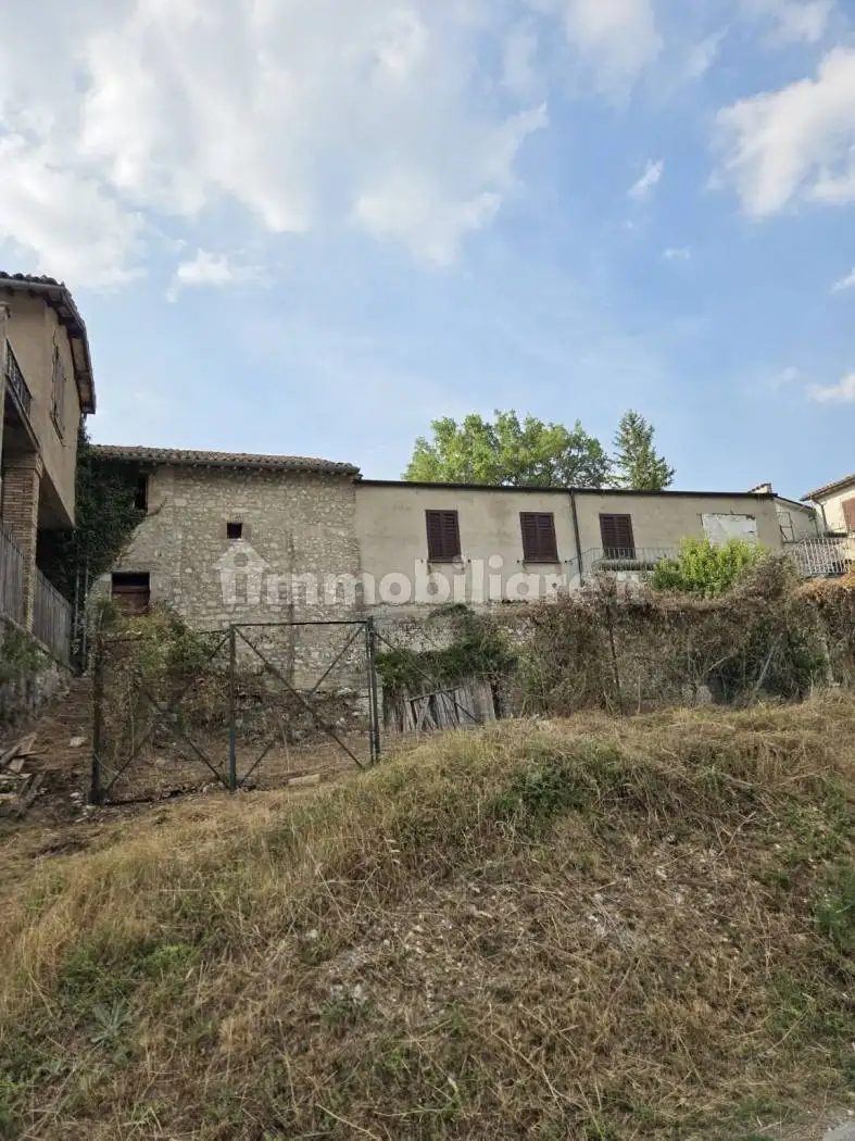 Casa indipendente in vendita a Sant'Anatolia di Narco