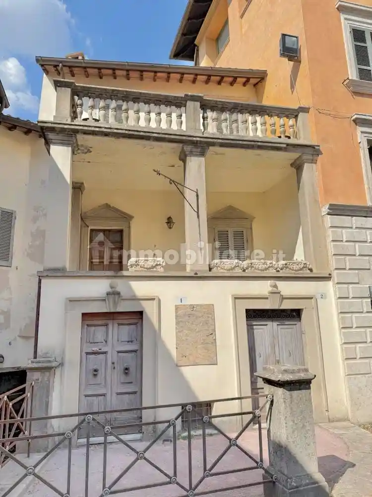 Casa indipendente in vendita a Spoleto