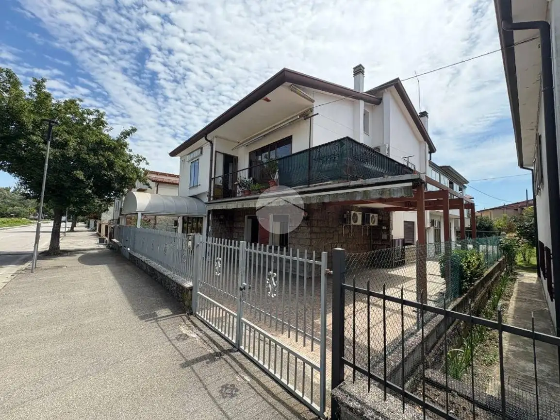 Trilocale via petrarca 7, Battaglia Terme - foto 3