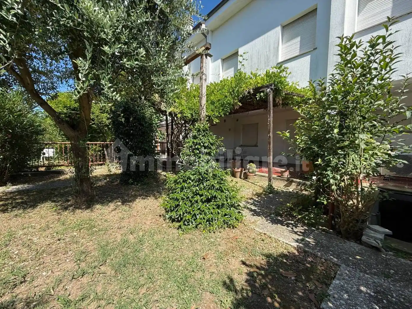 Terratetto unifamiliare 200 m², buono stato, Vallato - San Lazzaro, Fano - foto 2