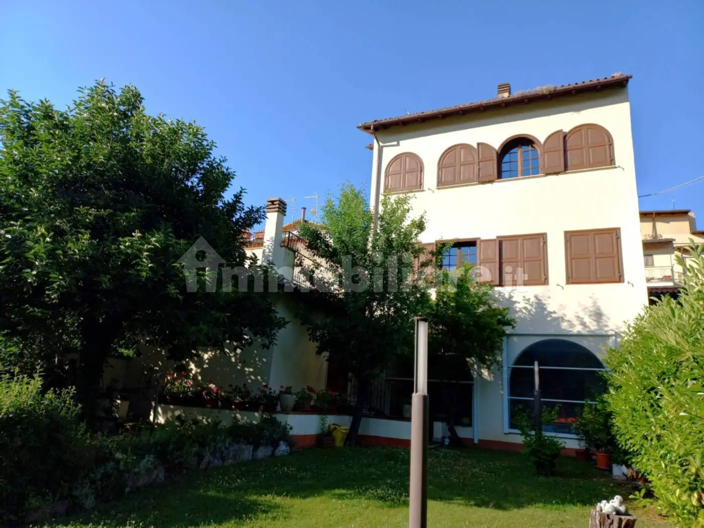 Villa in vendita a Fontecchio