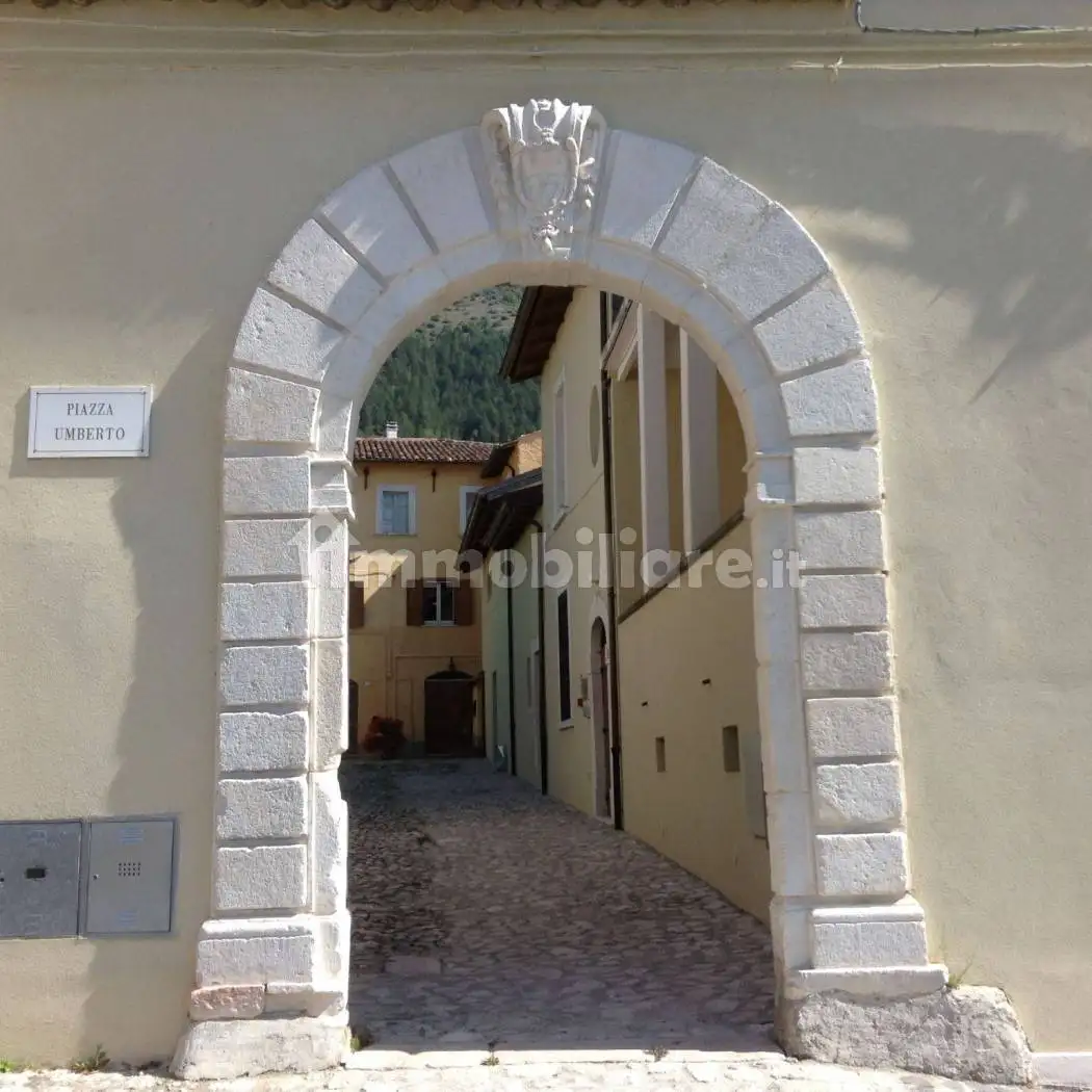 Palazzo - Edificio in Vendita