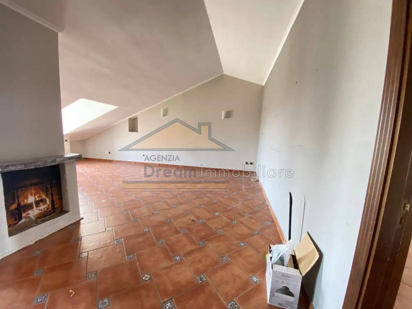 Attico - Mansarda in affitto a Parete