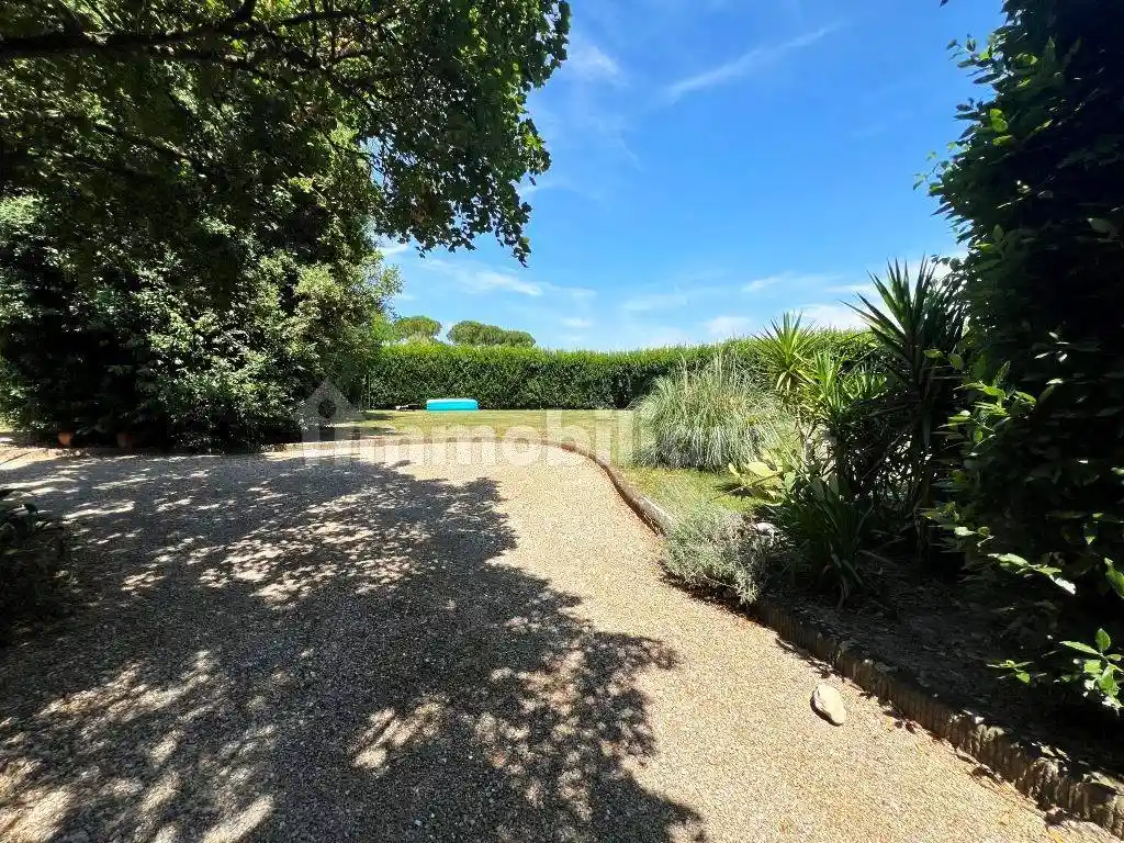 Rustico - Casale in vendita a Campi Bisenzio
