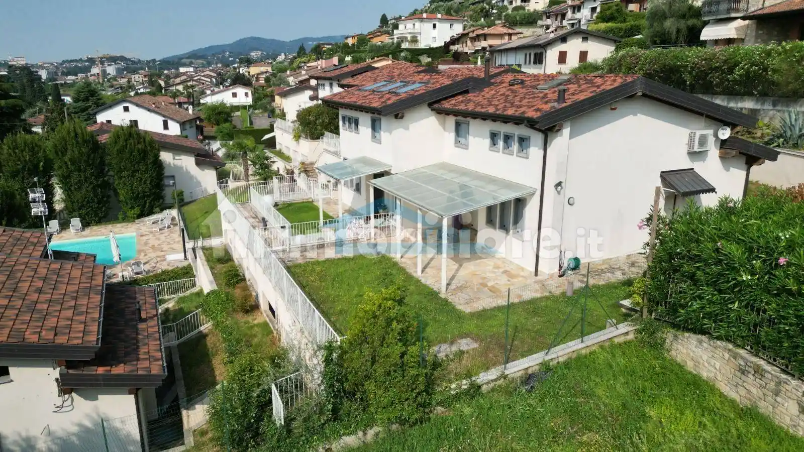 Villa in vendita a Sarnico