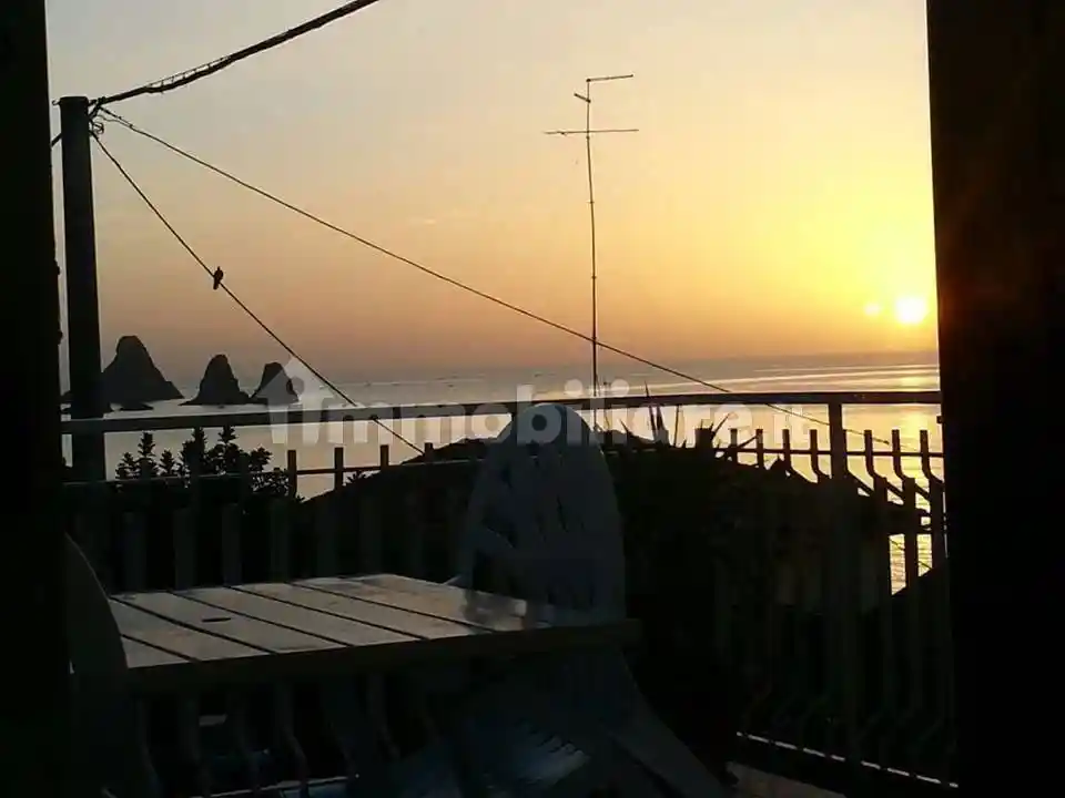 Appartamento in affitto a Aci Castello