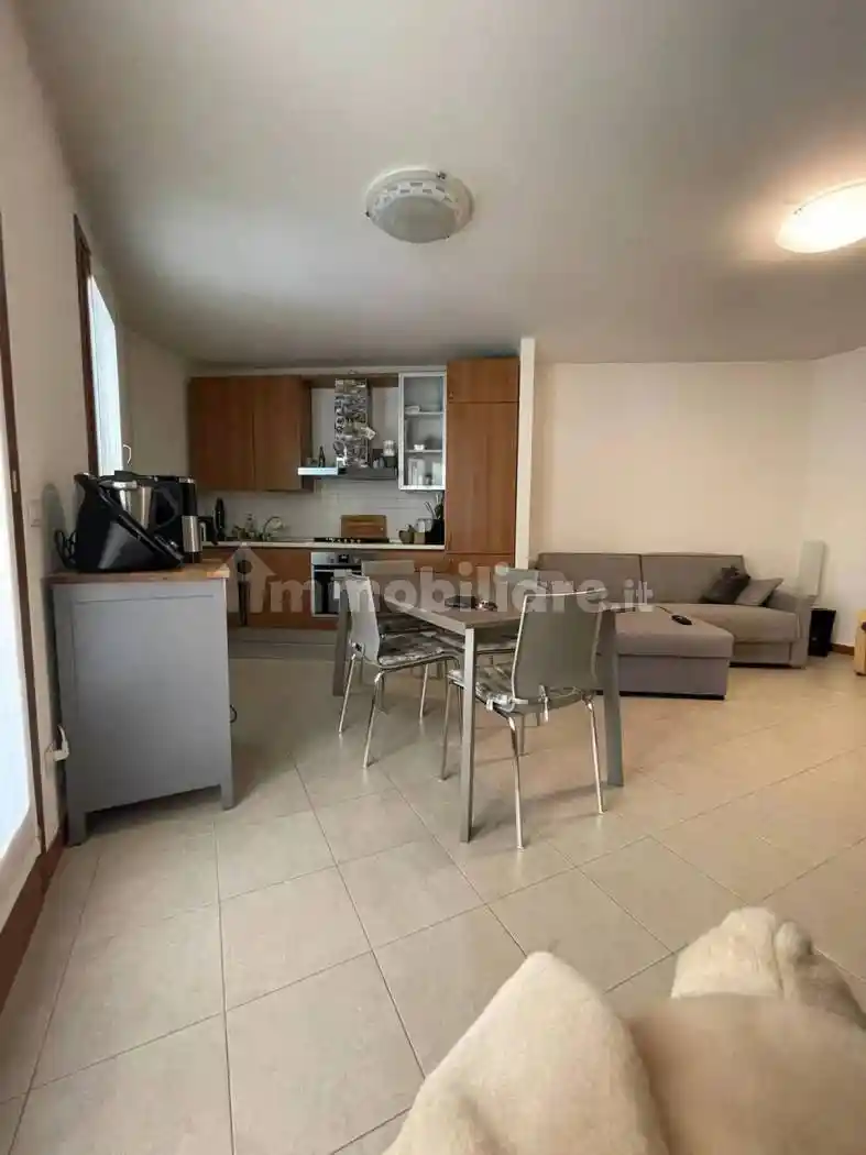 Trilocale via G. Mazzini San C., Centro, Brugnera - foto 4