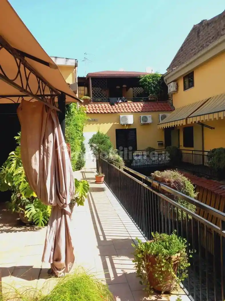 Palazzo - Edificio - foto 2