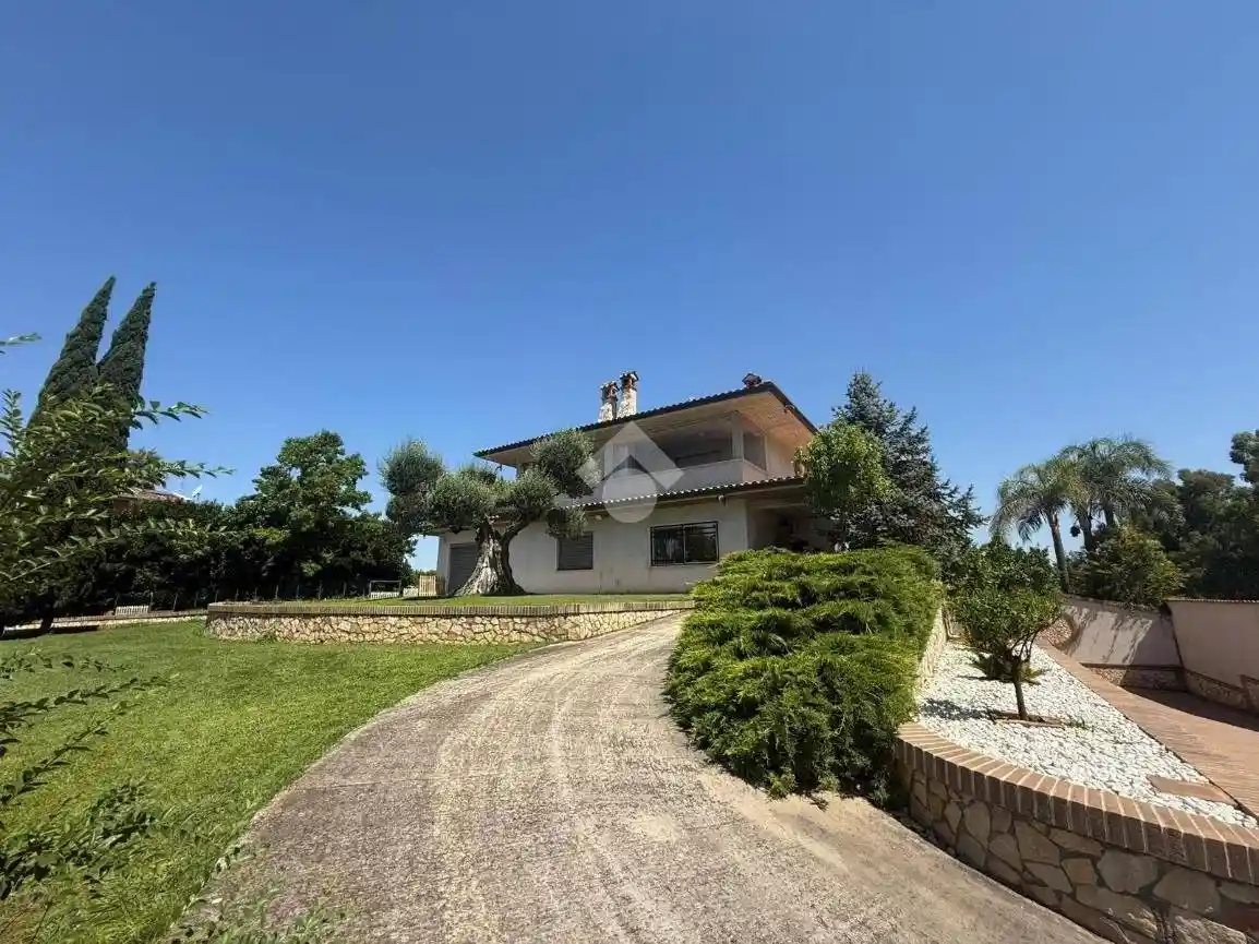 Villa in vendita a Aprilia