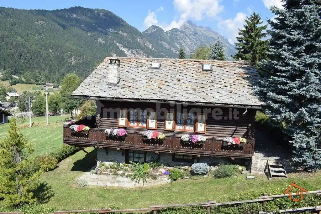 Villa in vendita a Brusson