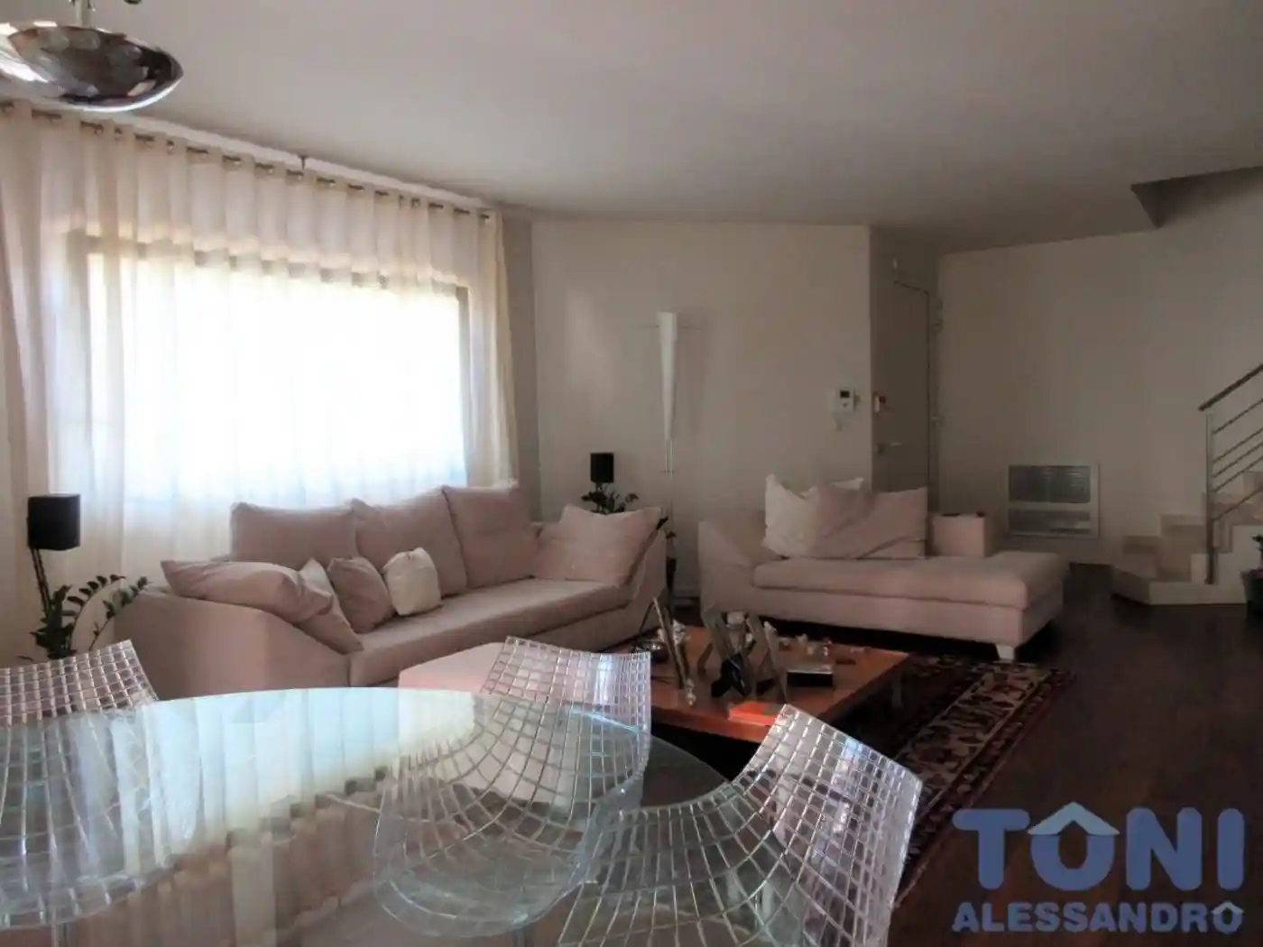 Villa in vendita a Capraia e Limite