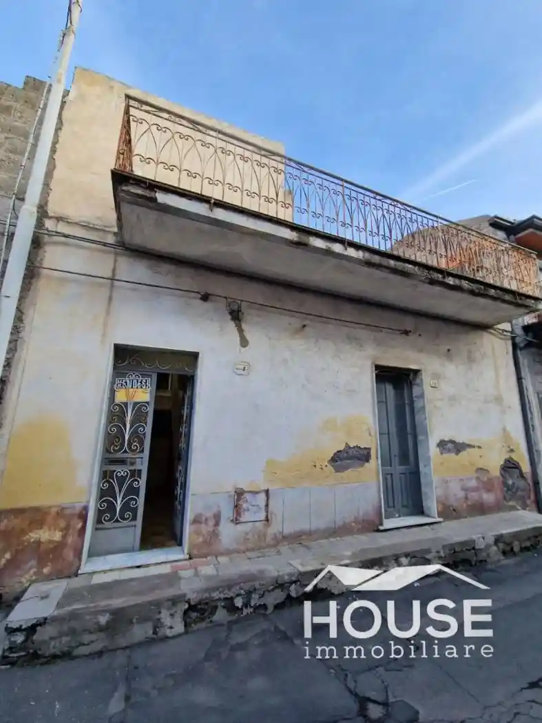 Casa indipendente in vendita a Santa Maria di Licodia