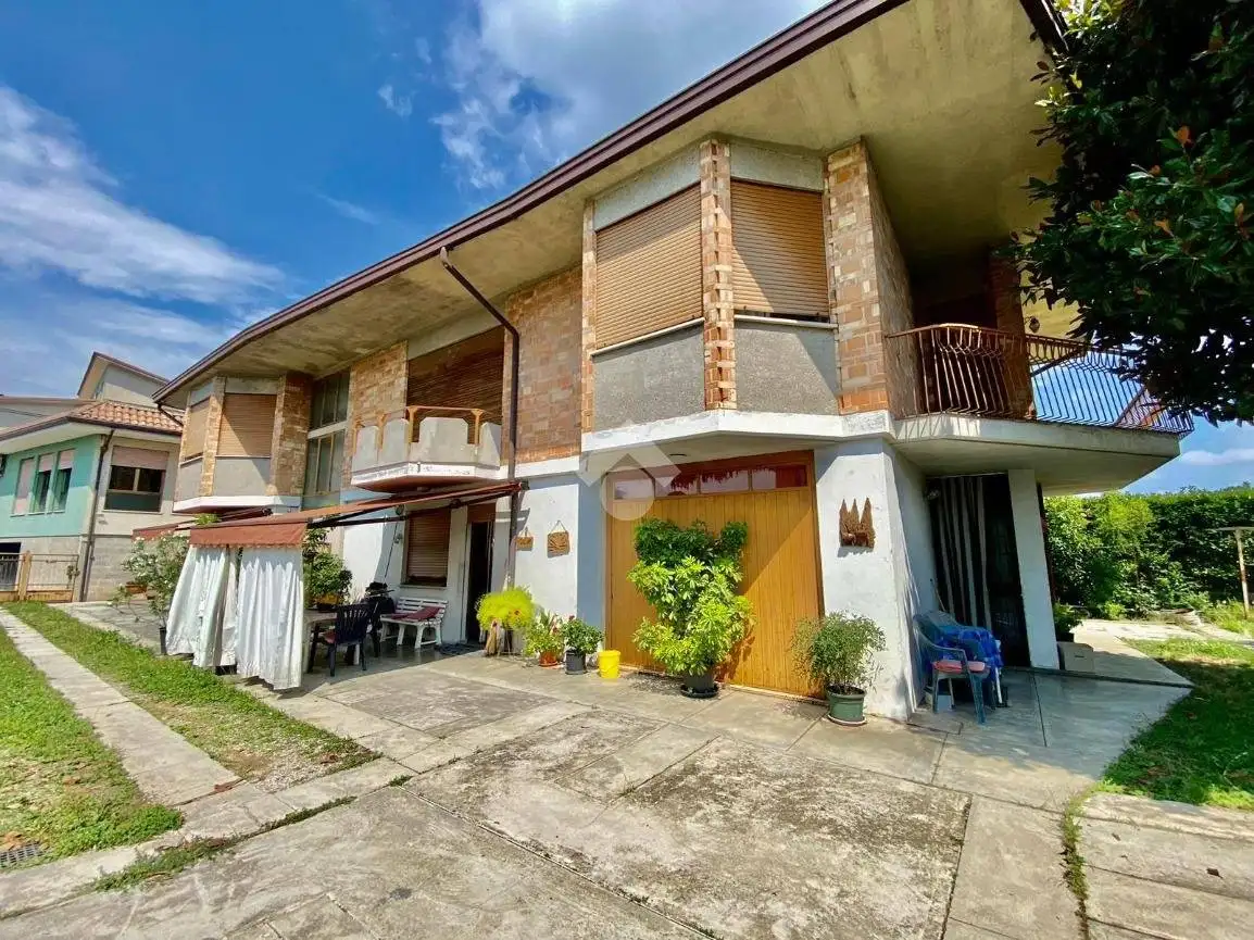 Villa in vendita a Caerano di San Marco