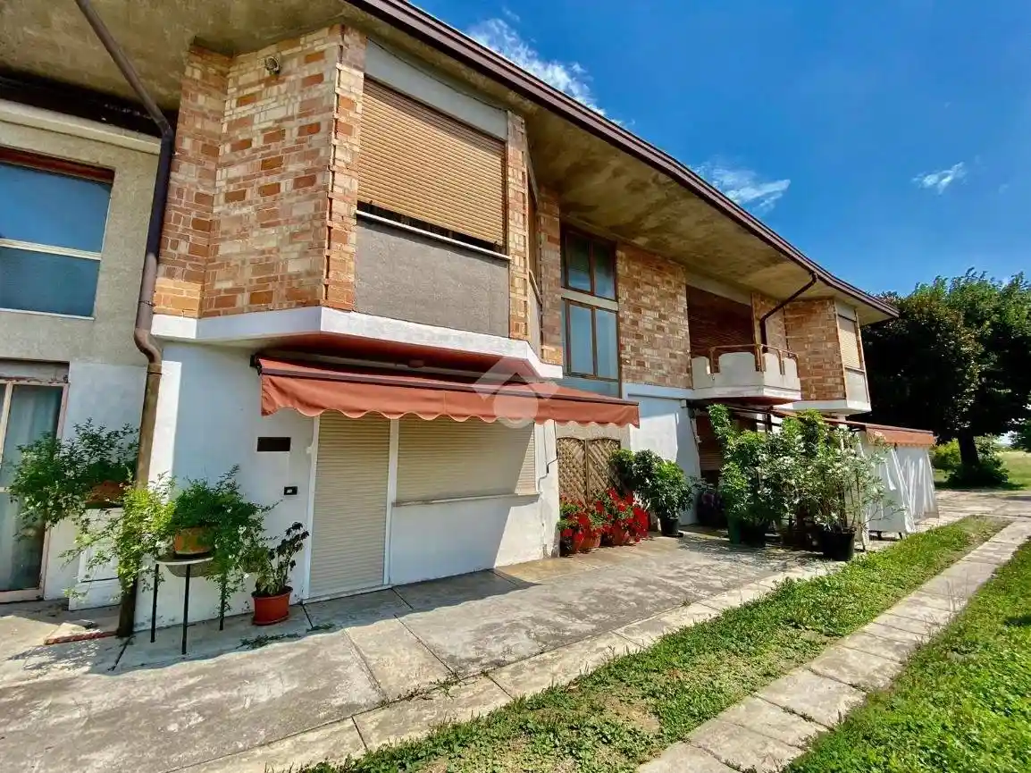 Villa bifamiliare via Monte Grappa, Centro, Caerano di San Marco - foto 4