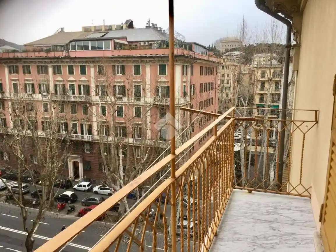Appartamento in vendita a Genova