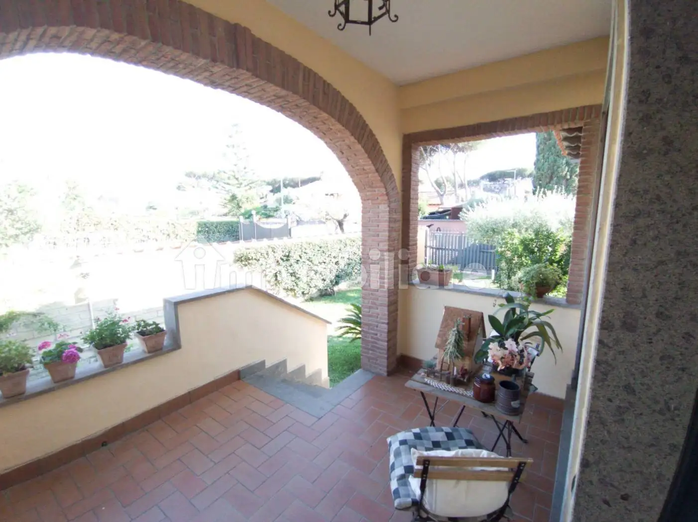 Villa plurifamiliare in vendita a Roma