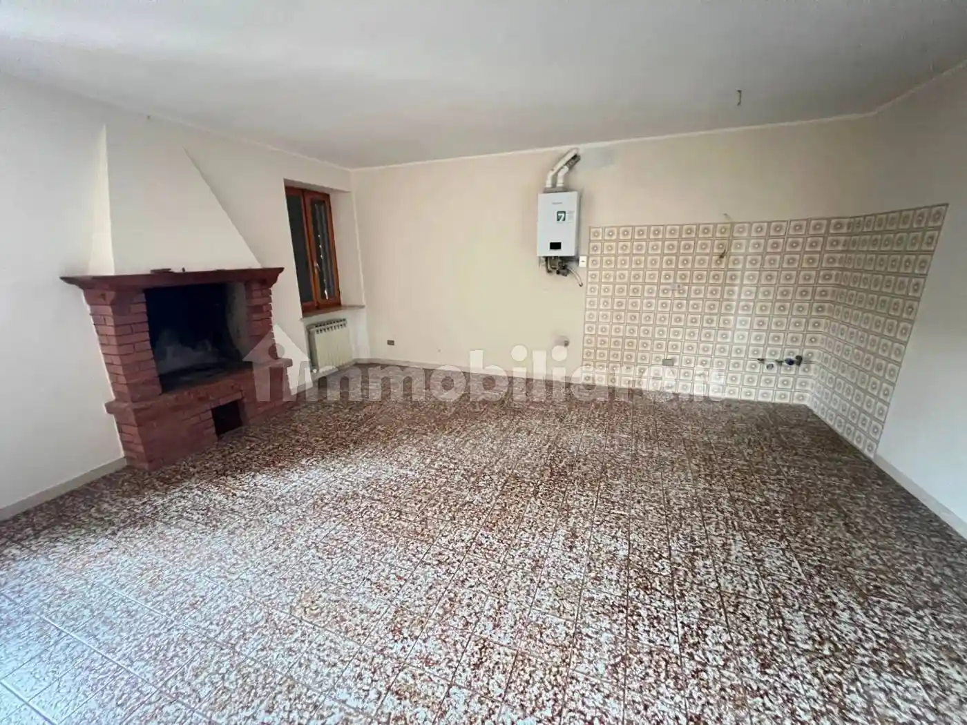 Quadrilocale buono stato, secondo piano, Valeggio sul Mincio - foto 2