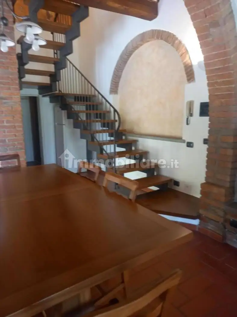 Casa indipendente in affitto a Pontedera