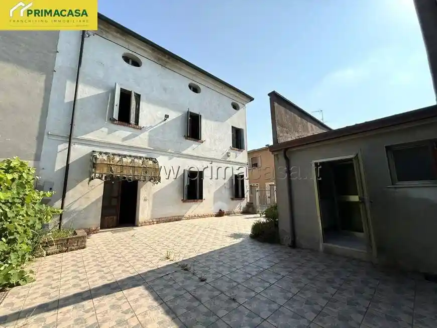 Villa in vendita a Legnago