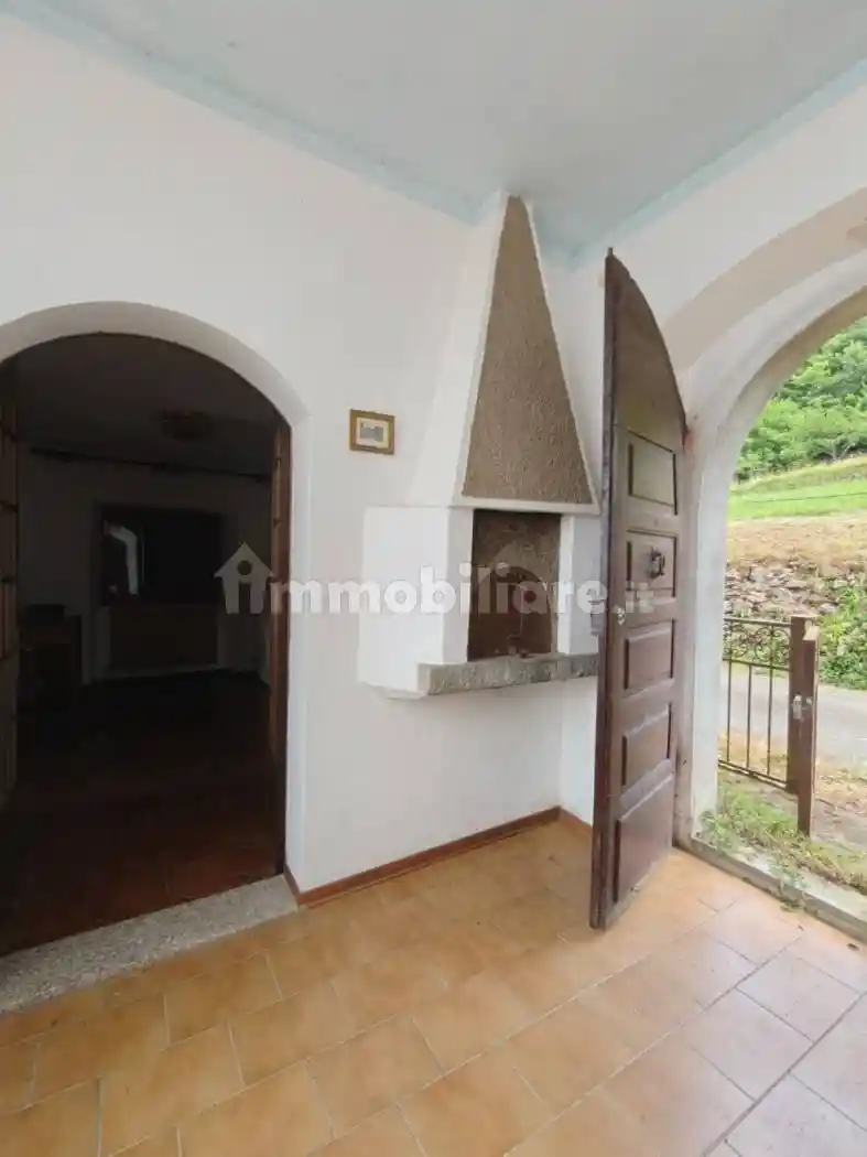 Villa in vendita a Comano