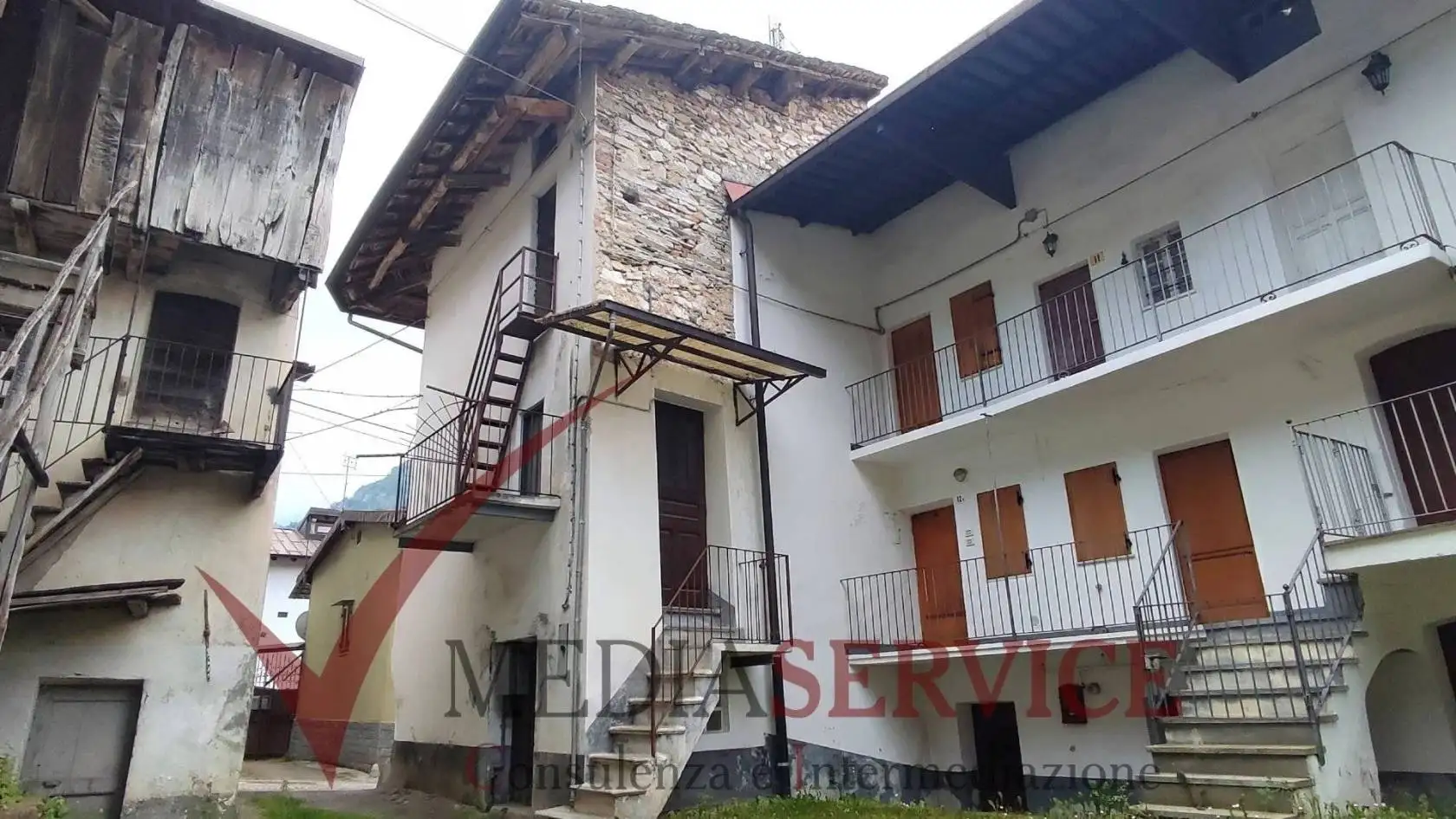 Casa indipendente in vendita a Roaschia