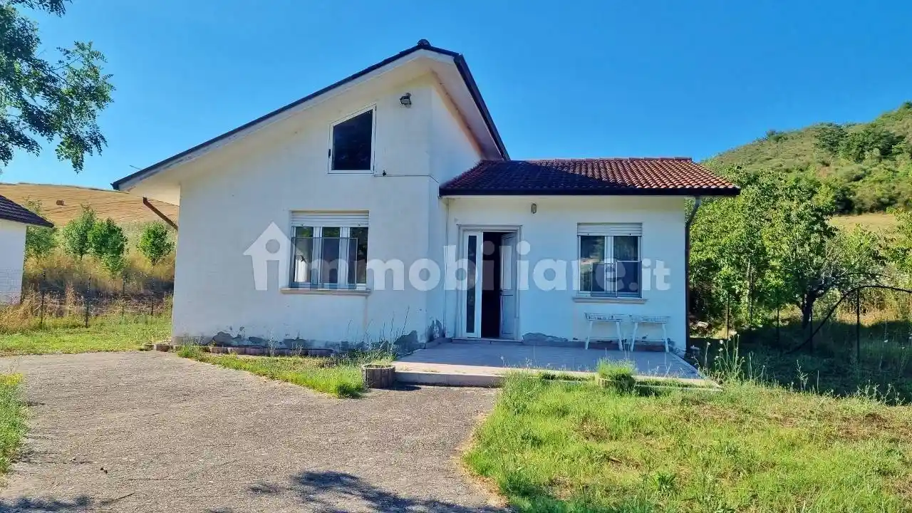 Villa in vendita a Vallesaccarda
