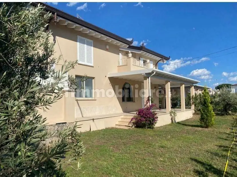 Villa in affitto a Camaiore