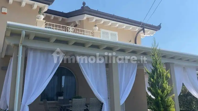 Villa unifamiliare via Michelangelo Buonarroti, 69, Lido di Camaiore, Camaiore - foto 2