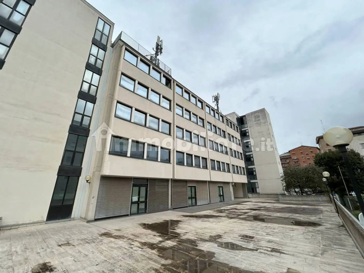 Palazzo - Edificio in affitto a Perugia