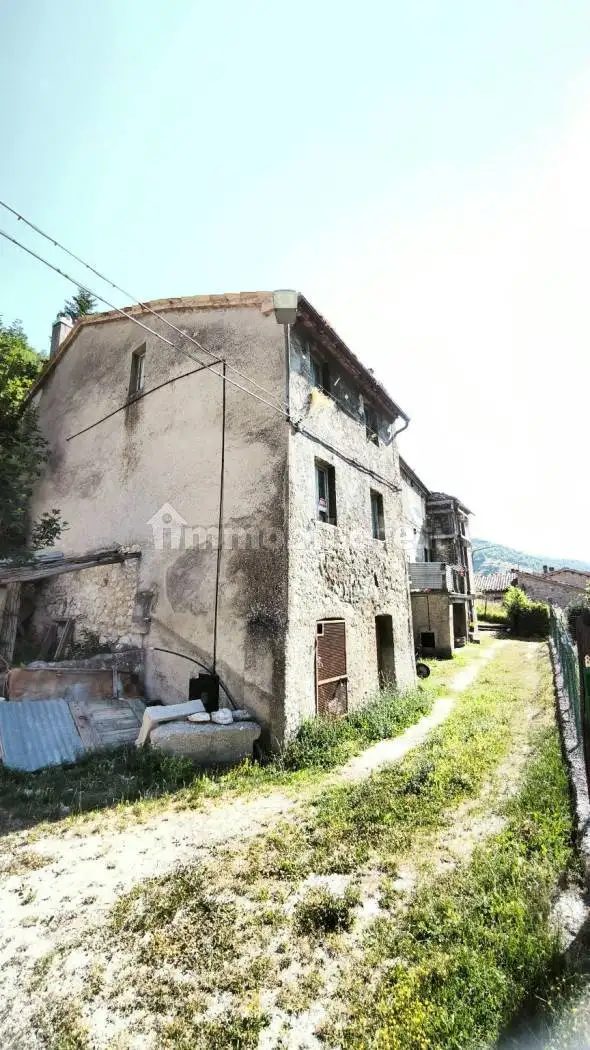 Casa indipendente in vendita a Montemonaco
