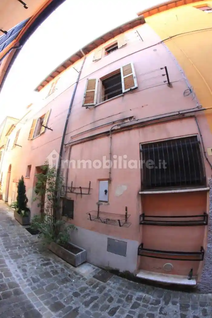 Casa indipendente in vendita a Fabriano