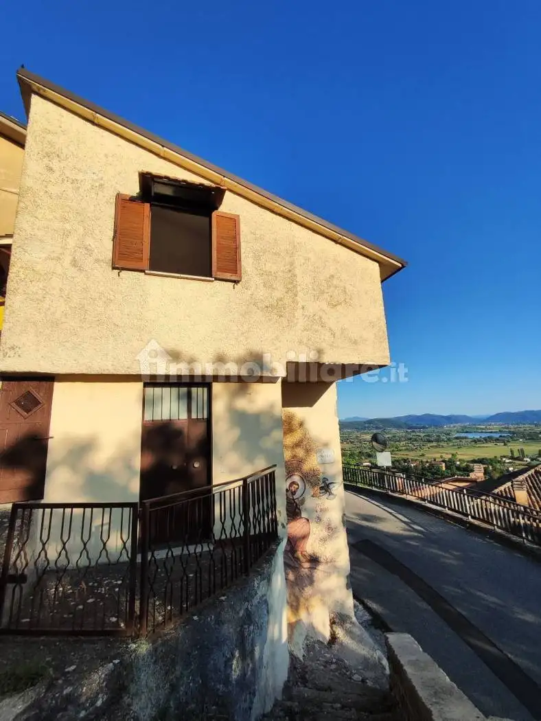 Appartamento in vendita a Rivodutri