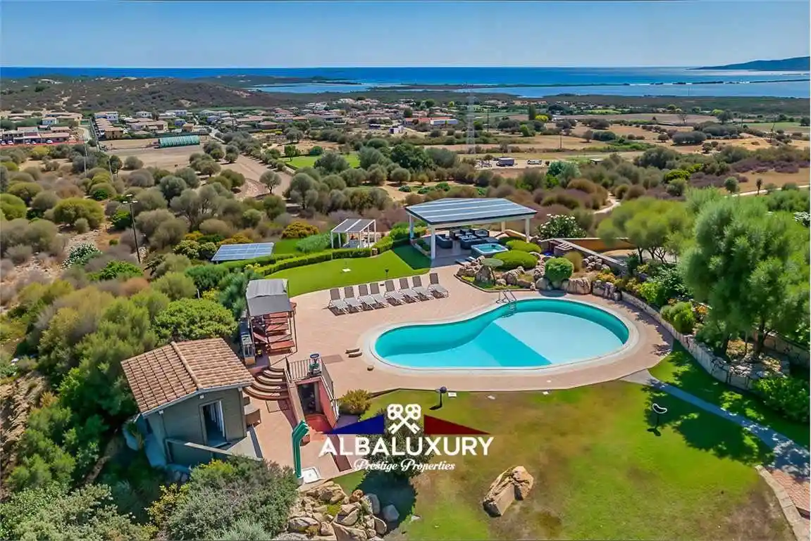 Villa in vendita a San Teodoro