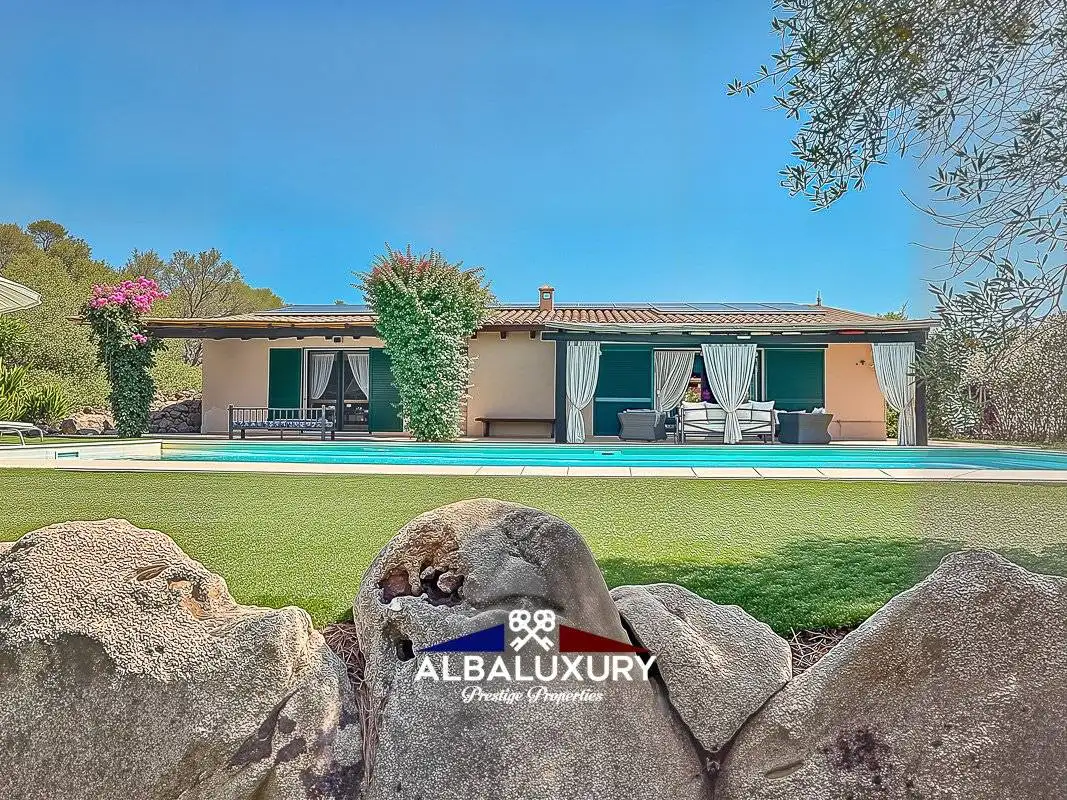 Villa in vendita a Arzachena