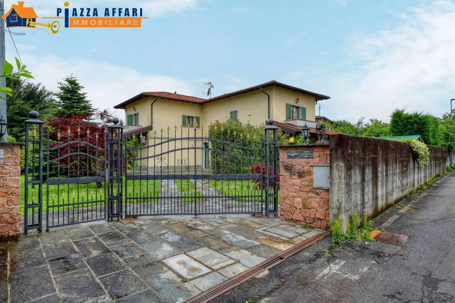 Villa in vendita a Cunardo