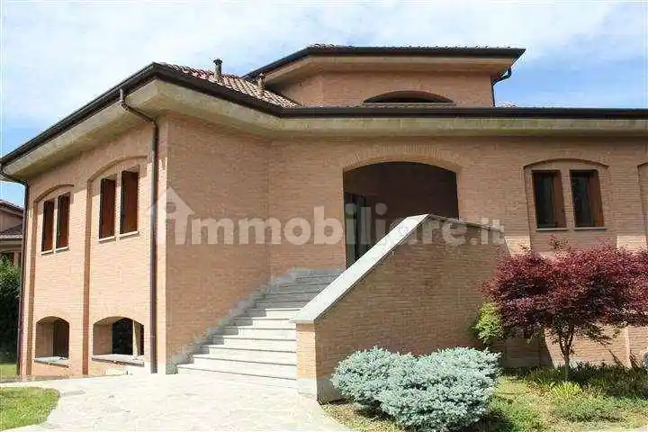 Villa in vendita a Bernareggio